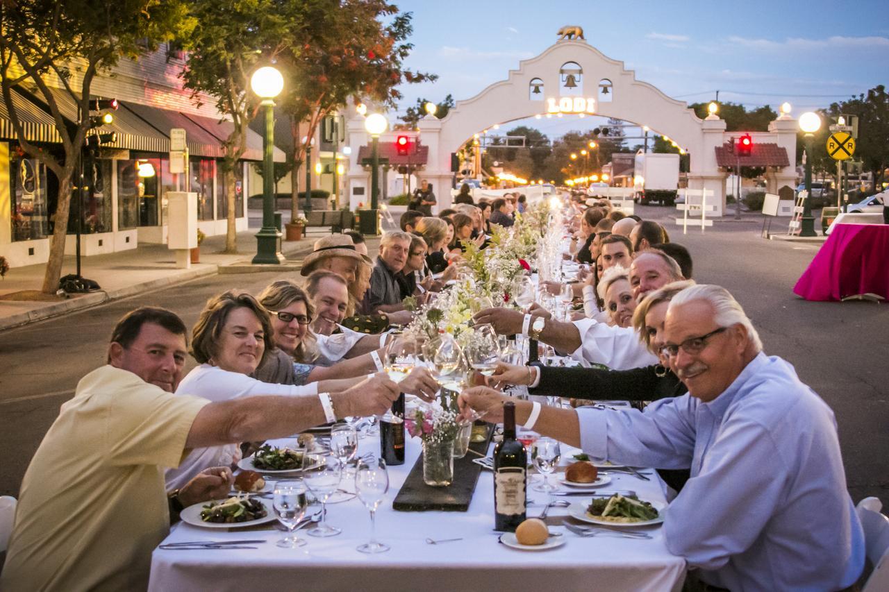 Bordeaux Inn ロディ エクステリア 写真